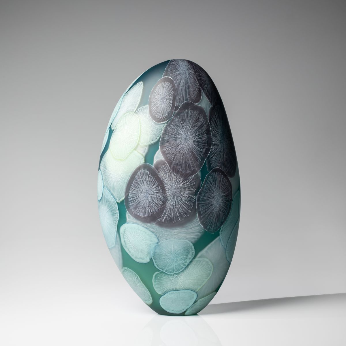 Light Time (Dark Grey on Oceana)